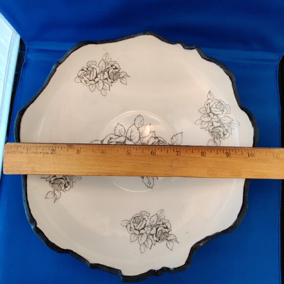 *UNIQUE* Bowl -Lava Volcanic Crater Glaze – Black/Ivory White - Rose Design - Picture 9 of 10